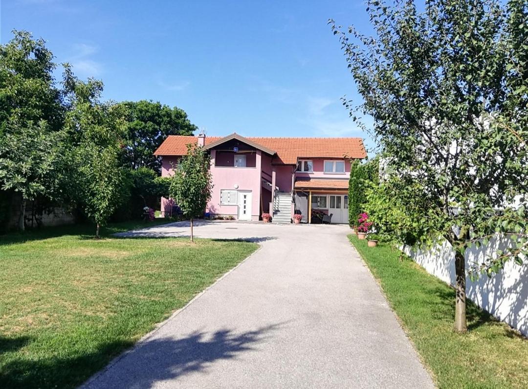 Guest House Lucija Buzin Luaran gambar